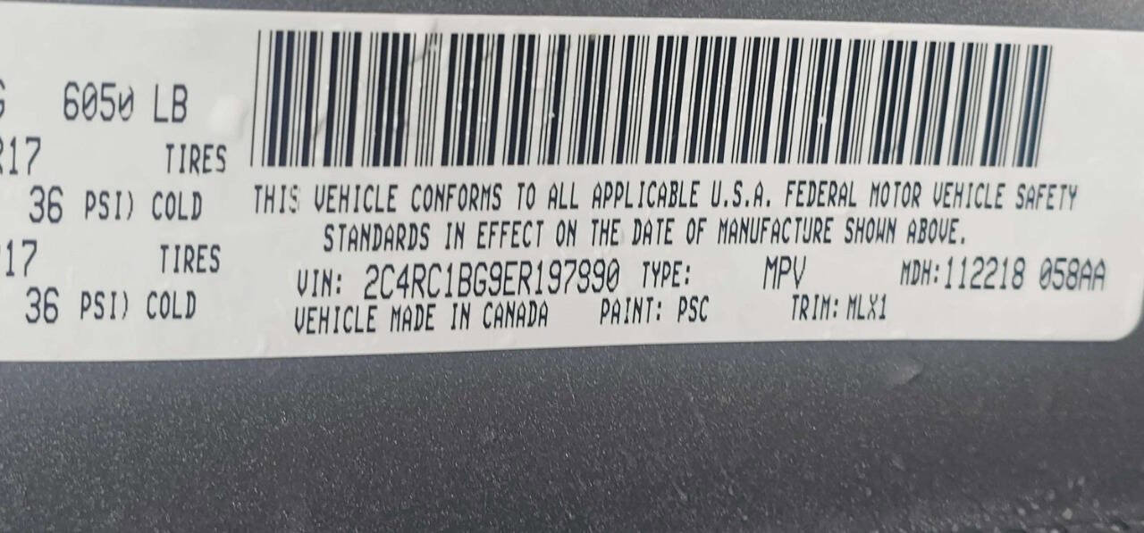 Used 2014 Chrysler Town & Country Touring FWD image 10