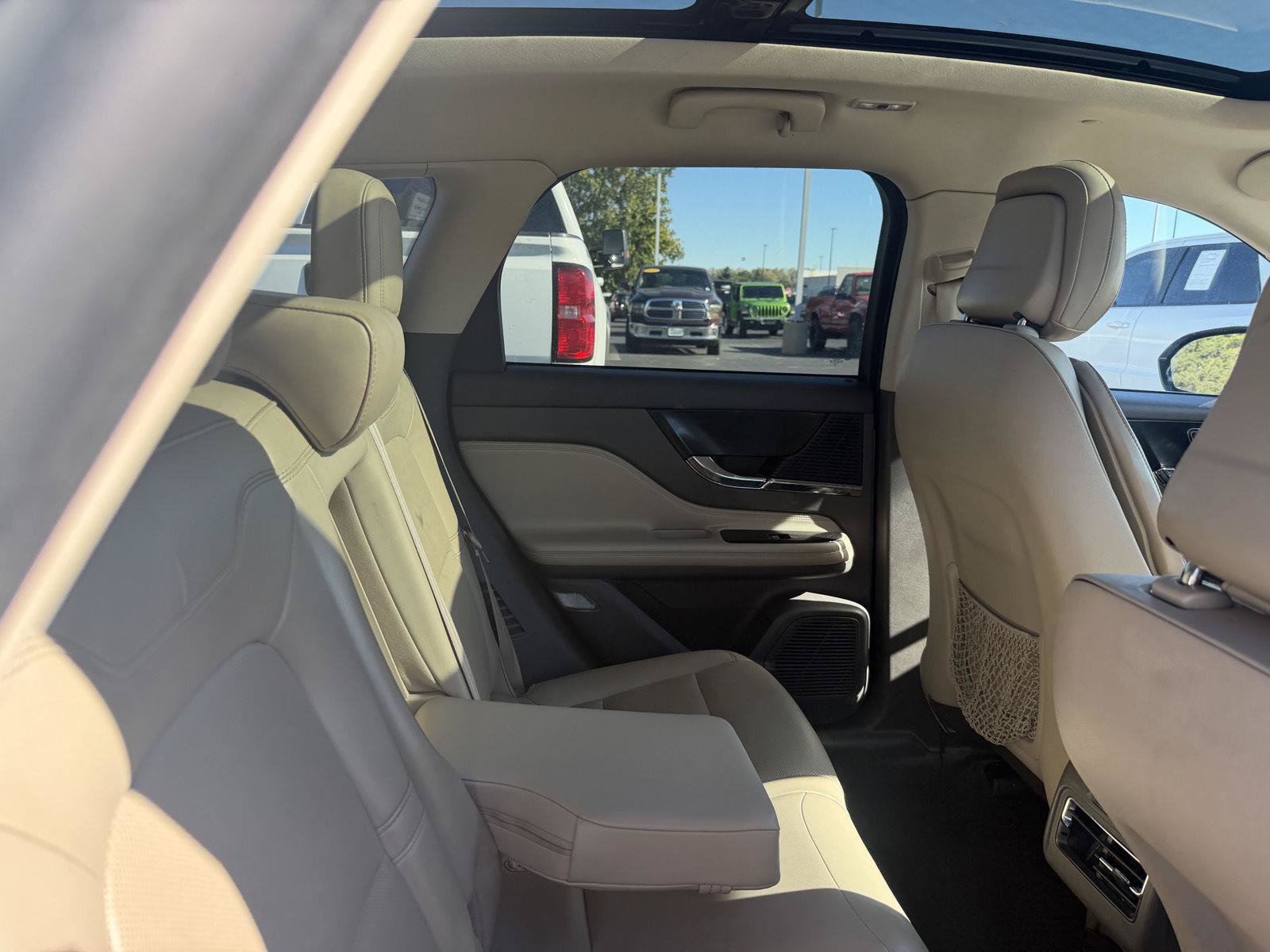 Used 2020 Lincoln Corsair FWD w/ Premium Package image 16