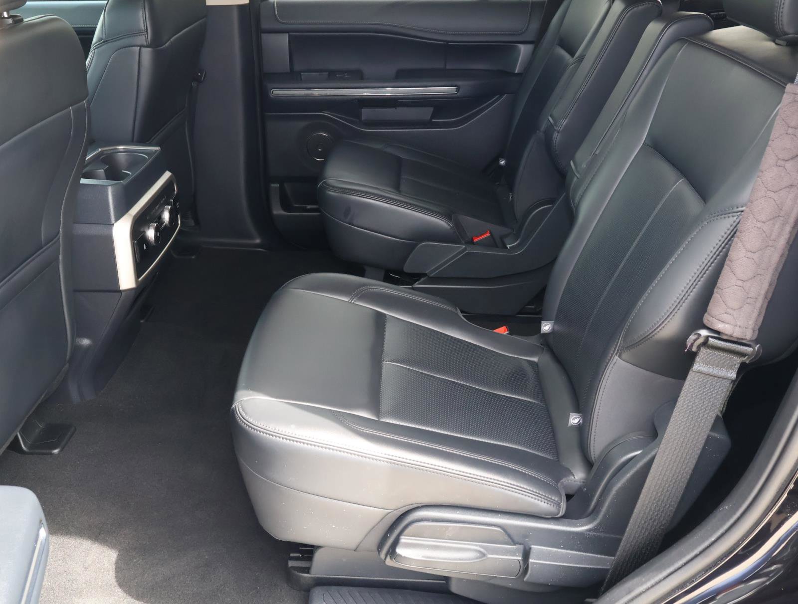Used 2024 Ford Expedition XLT RWD image 20