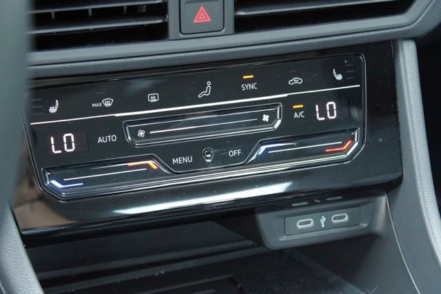 Used 2026 Volkswagen Jetta SE FWD image 26