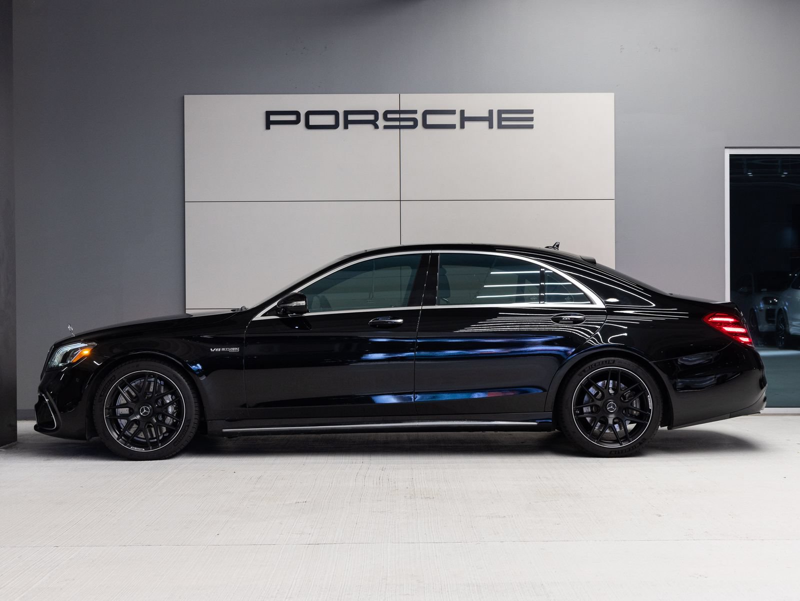 Used 2019 Mercedes-Benz S 63 AMG S 4MATIC Sedan image 2