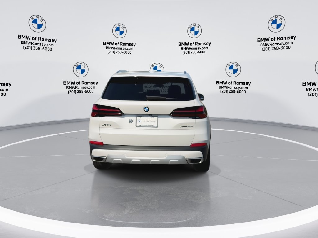 Used 2024 BMW X5 xDrive40i w/ Premium Package AWD/4WD image 7