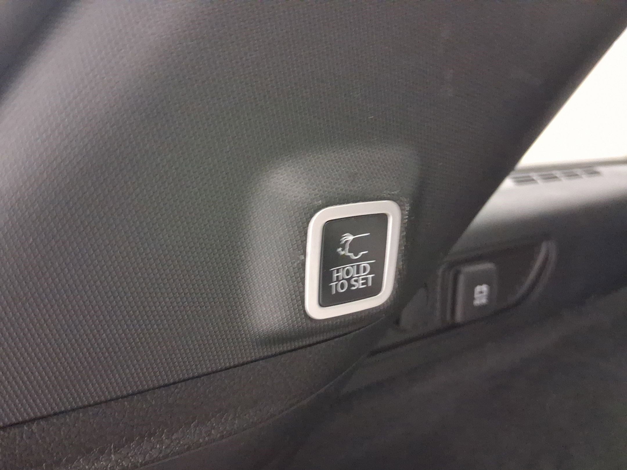 Used 2024 Jeep Grand Cherokee Overland w/ Luxury Tech Group IV image 30