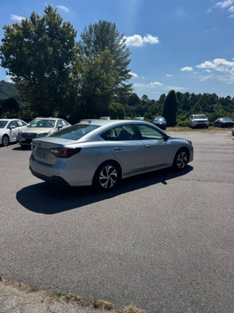 Used 2022 Subaru Legacy Premium AWD/4WD image 3