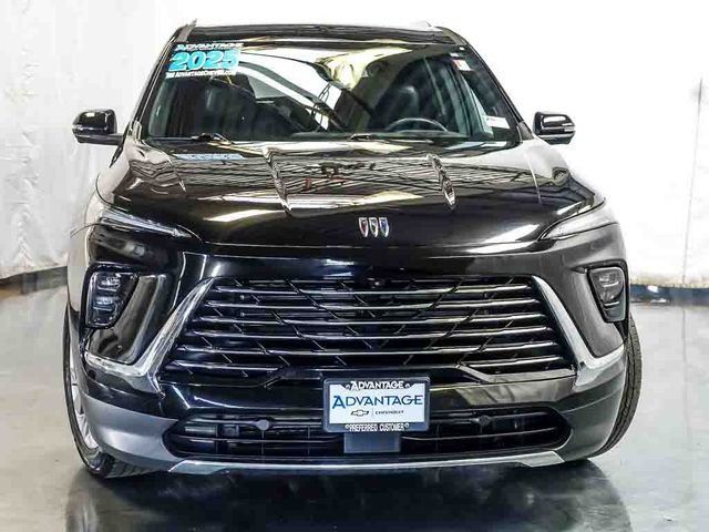 Used 2025 Buick Enclave Preferred AWD/4WD image 7