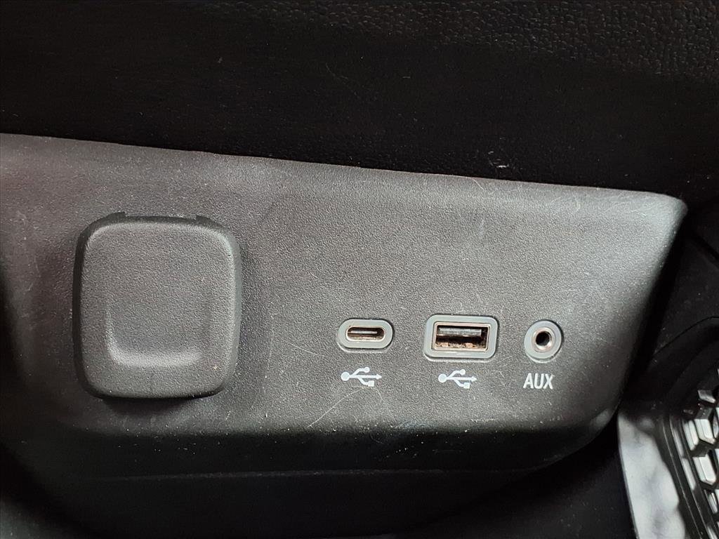 Used 2023 Chevrolet TrailBlazer LT w/ Convenience Package AWD/4WD image 9