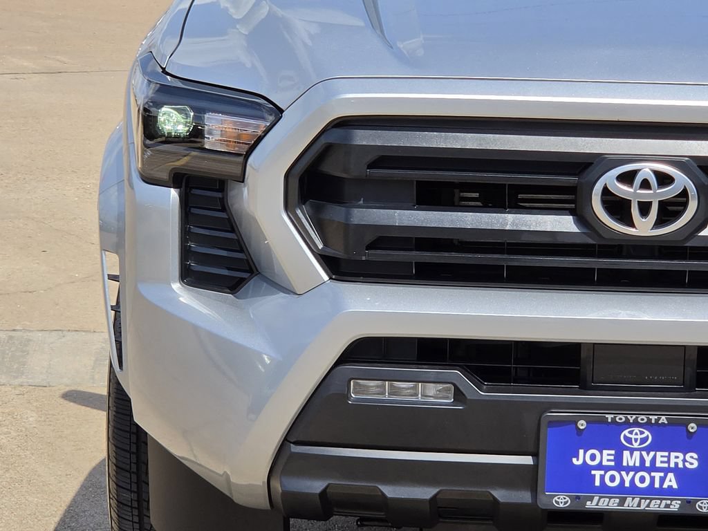 Used 2026 Toyota Tacoma SR5 AWD/4WD image 5