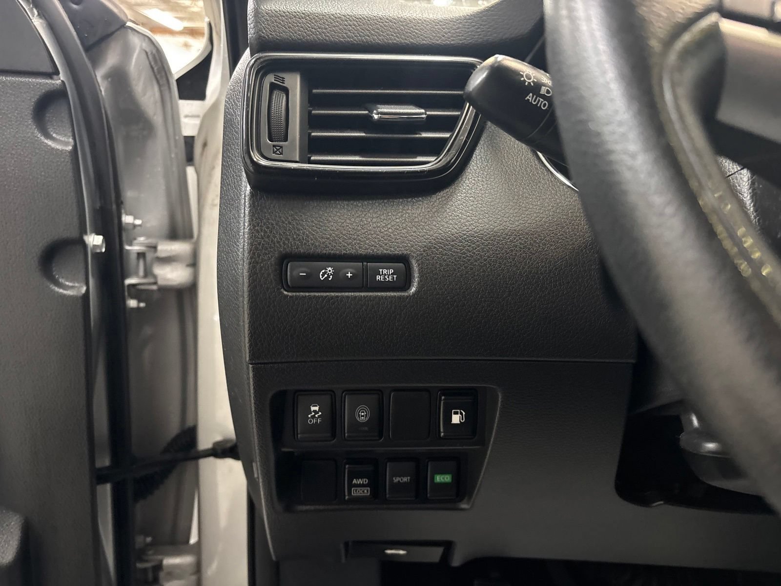 Used 2019 Nissan Rogue S AWD/4WD image 14