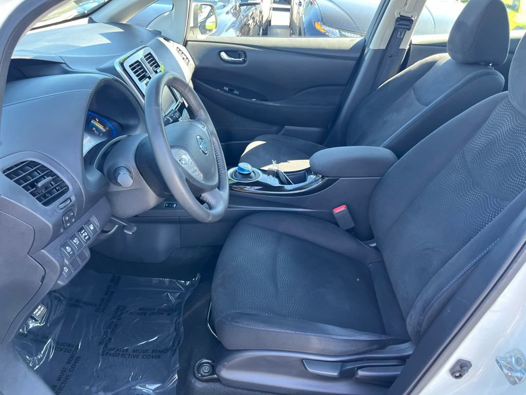 Used 2017 Nissan Leaf SV w/ Premium Package image 13