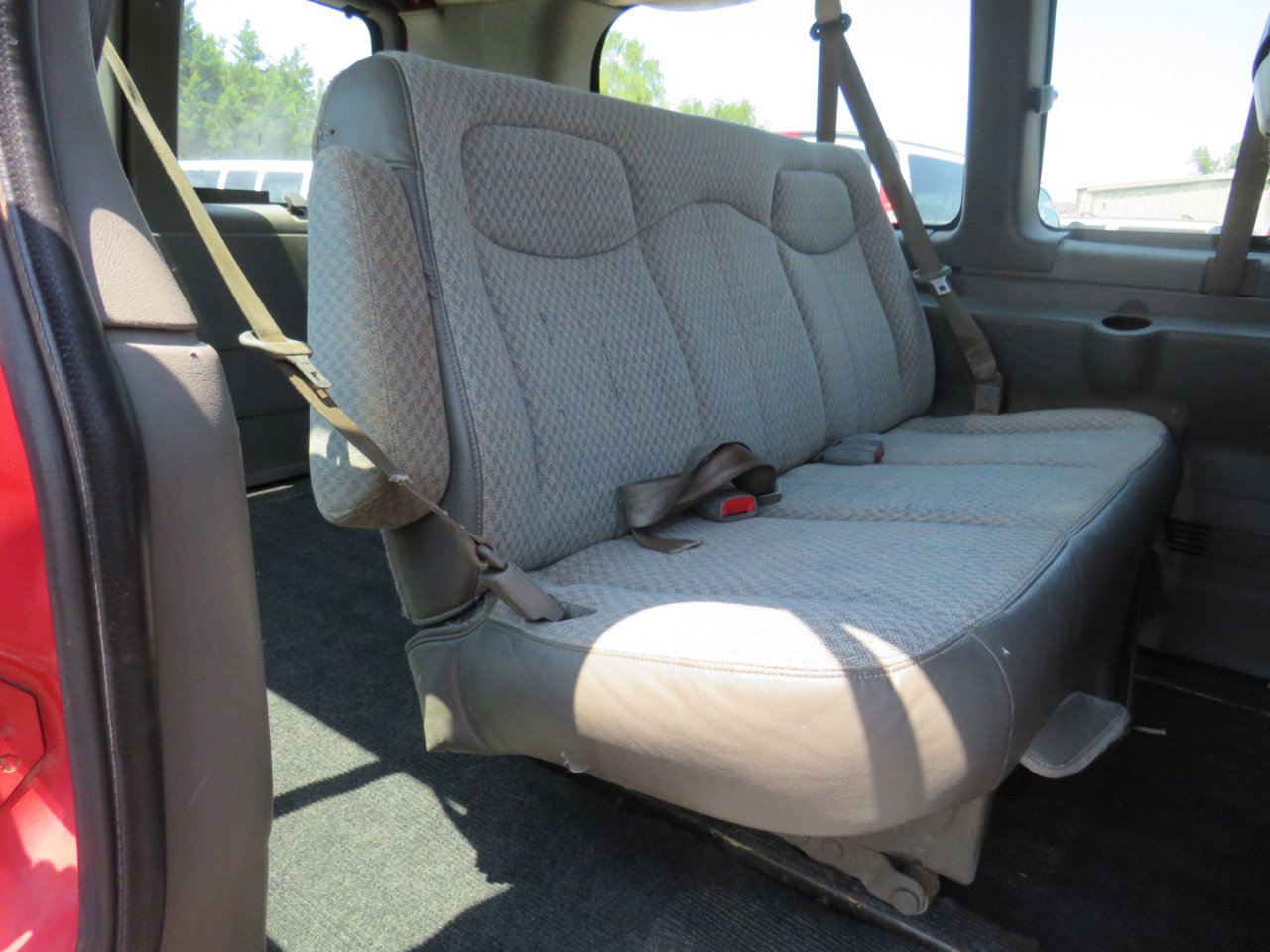 Used 2003 Chevrolet Express 2500 Passenger w/ LS Preferred Equipment Group image 33
