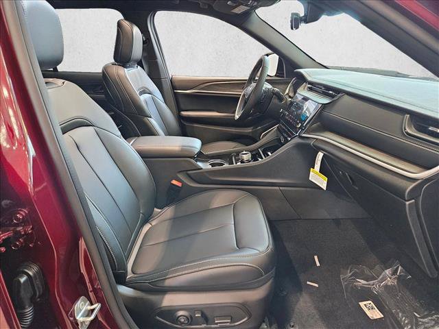 New 2026 Jeep Grand Cherokee Limited w/ Limited Altitude Package AWD/4WD image 17