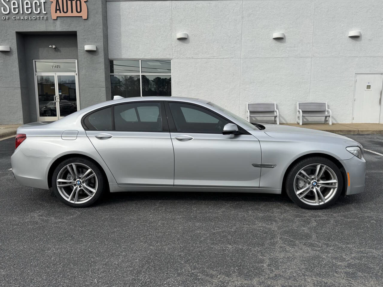 Used 2015 BMW 740i 740i 4dr Sedan w/ Executive Package RWD image 6