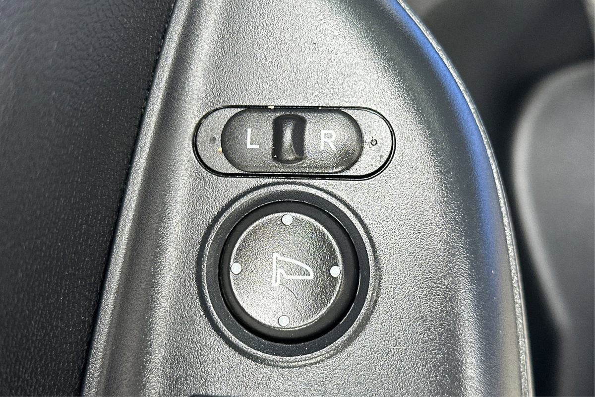 Used 2018 Honda Fit LX image 34