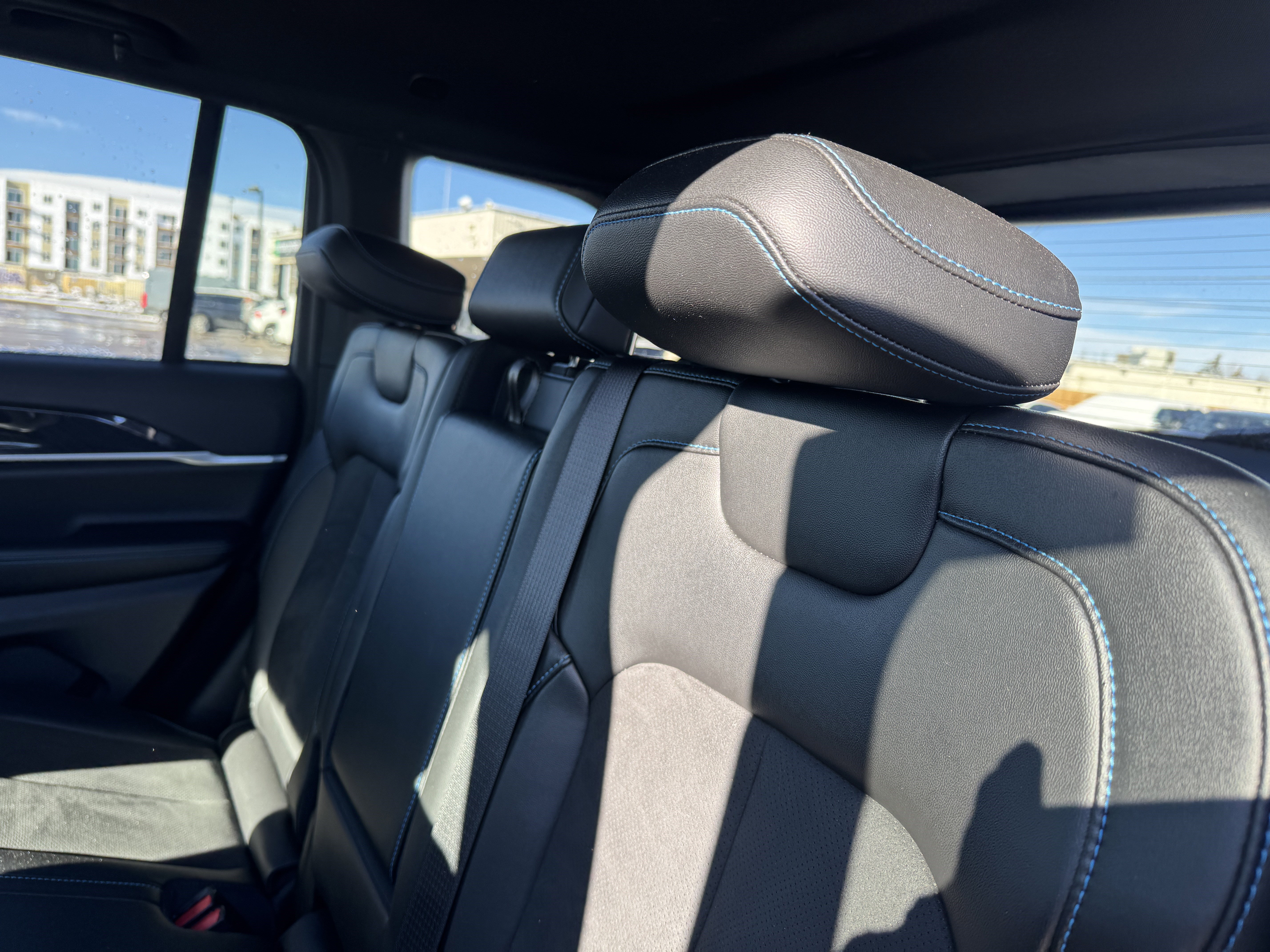 Used 2024 Jeep Grand Cherokee Trailhawk image 16