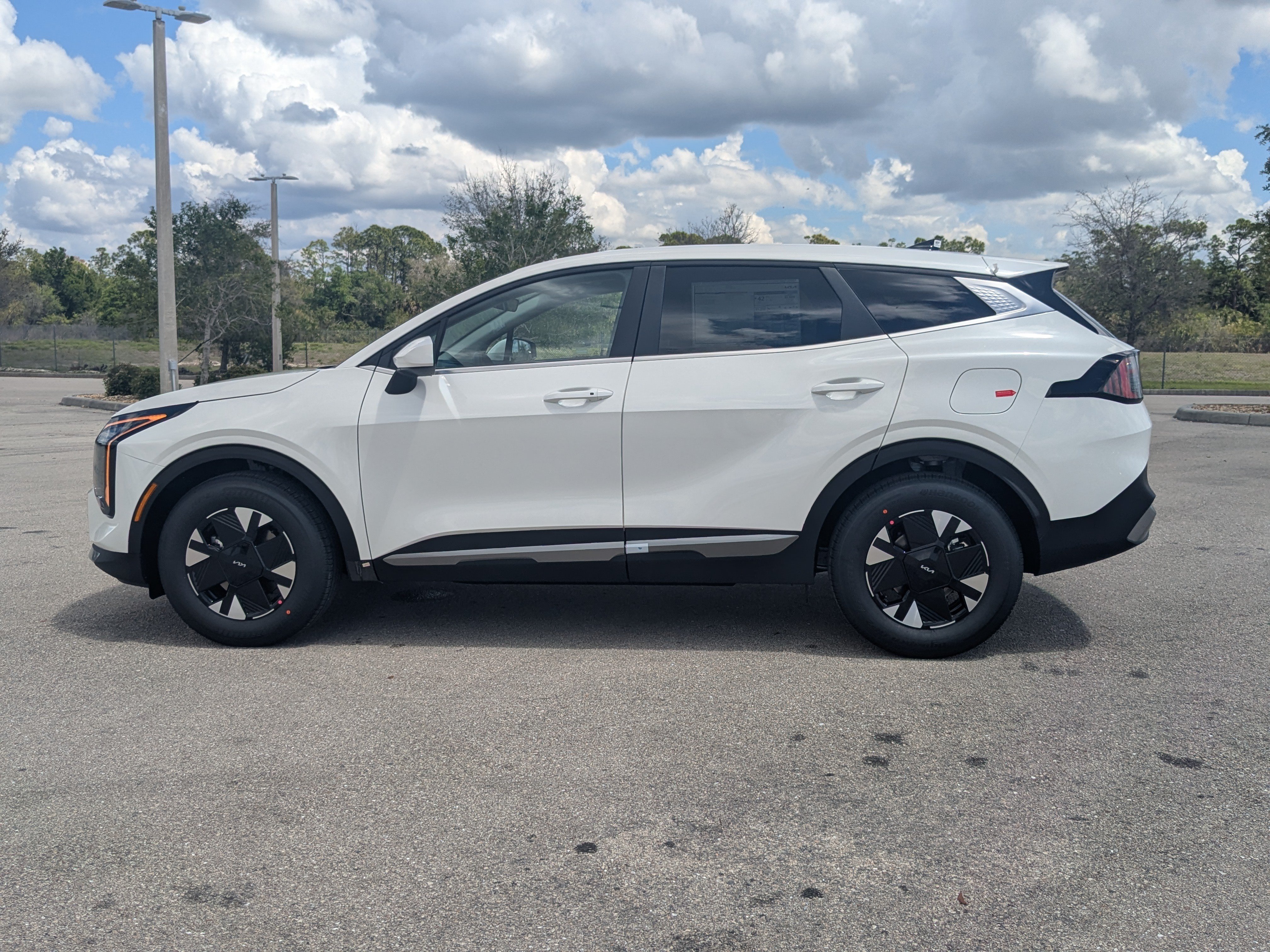 New 2026 Kia Sportage LX FWD image 8