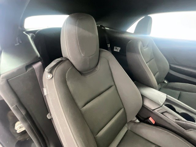 Used 2015 Chevrolet Camaro LT RWD image 16