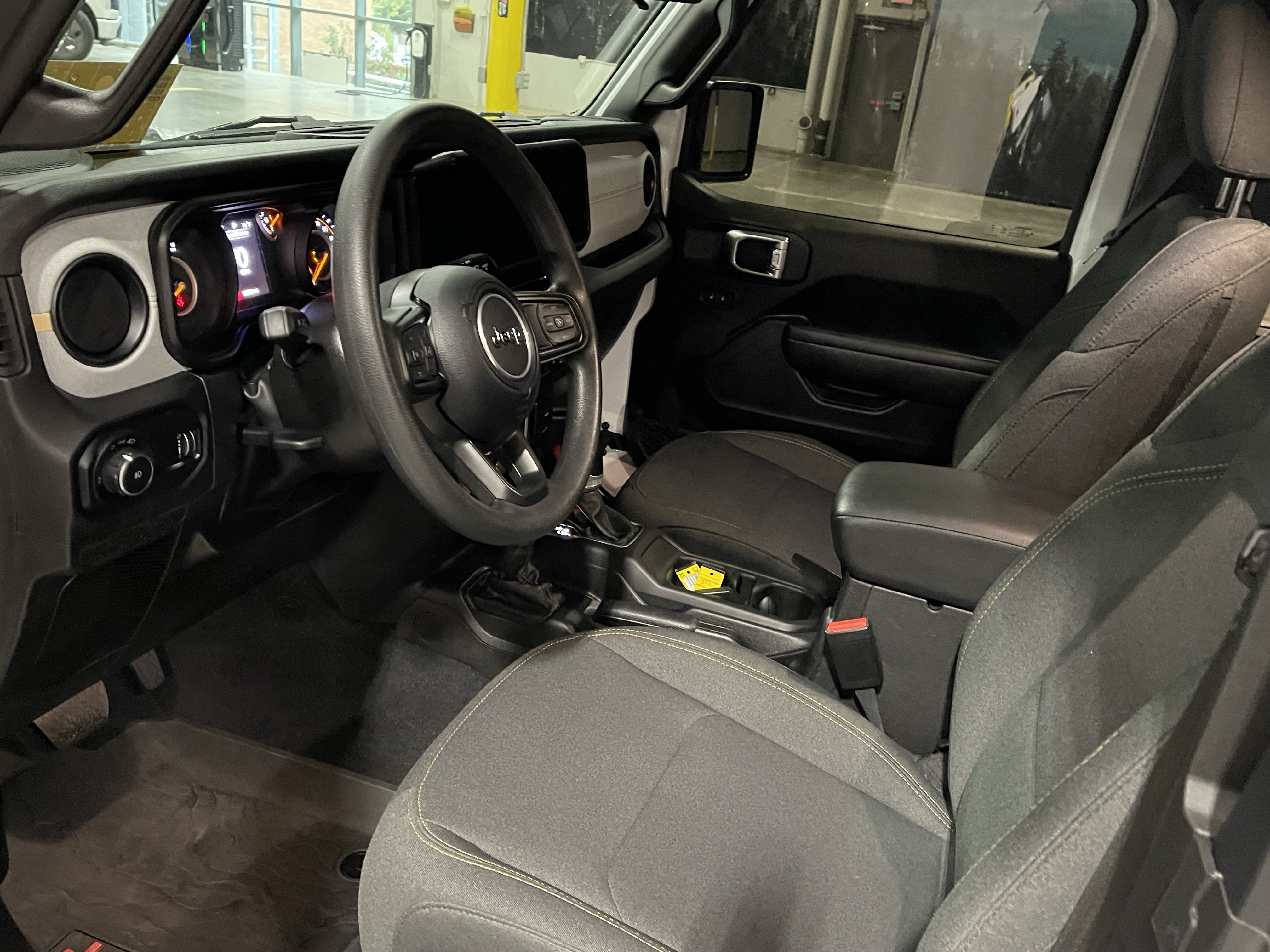 Certified 2025 Jeep Wrangler Sport AWD/4WD image 10