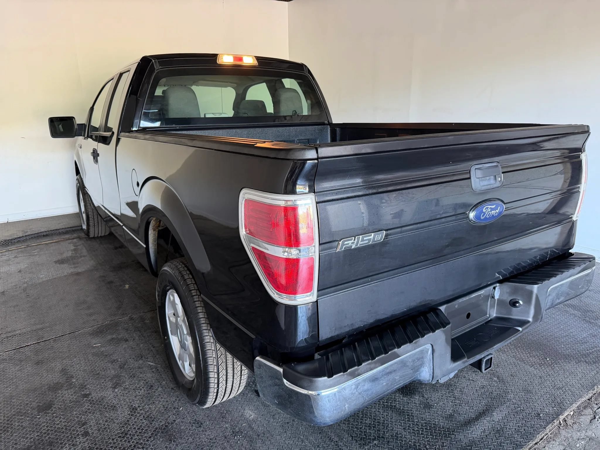 Used 2010 Ford F150 STX AWD/4WD image 5
