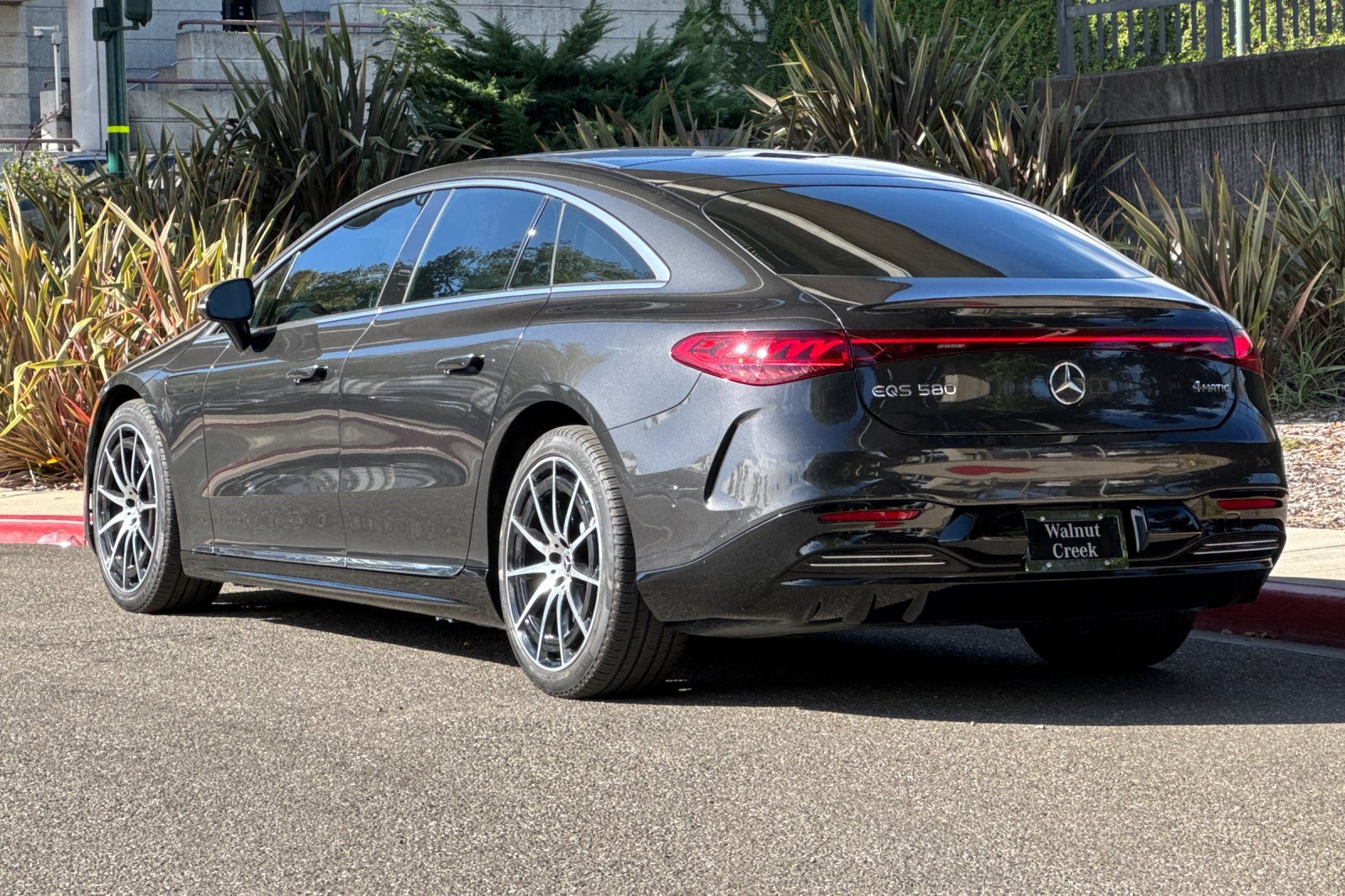 Certified 2023 Mercedes-Benz EQS 580 4MATIC Sedan image 3