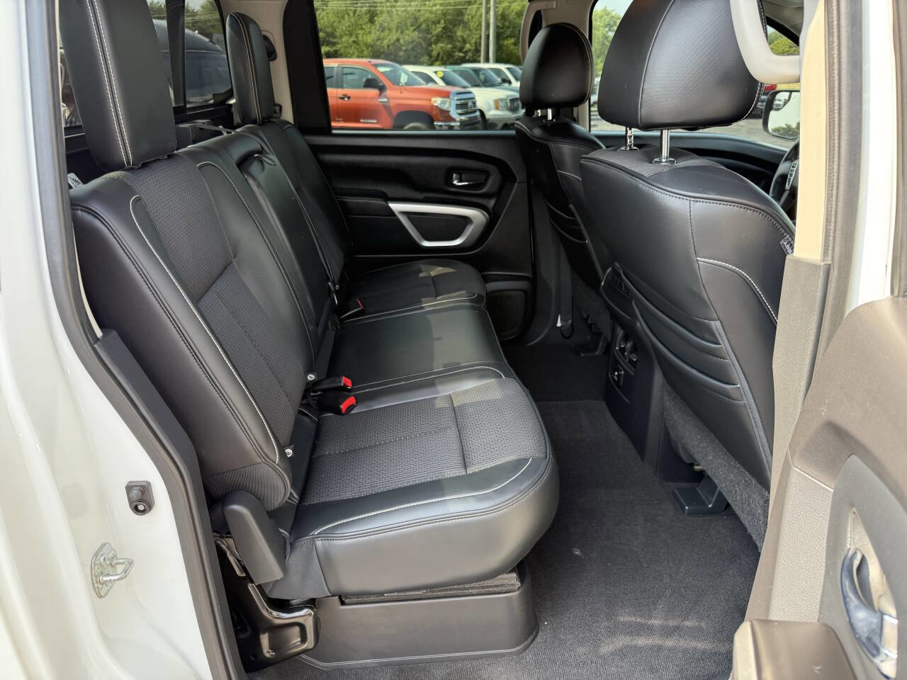 Used 2018 Nissan Titan PRO-4X image 23