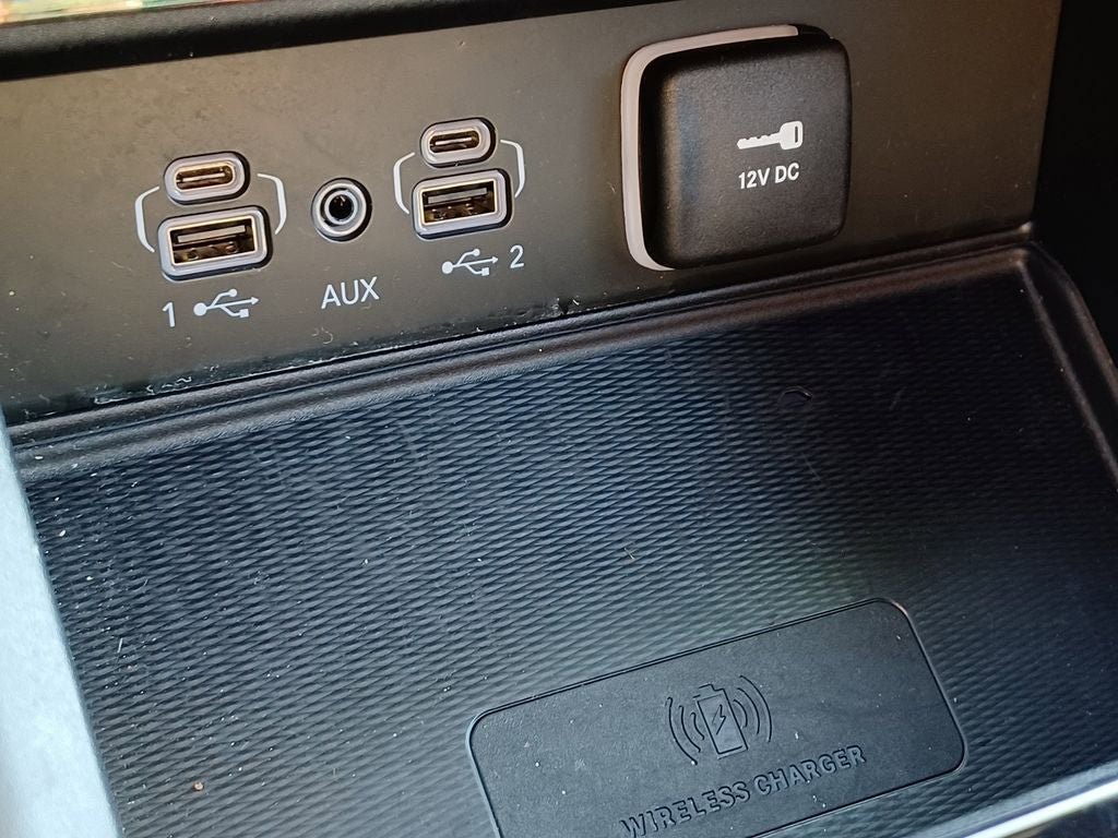 Used 2024 Jeep Grand Cherokee Altitude AWD/4WD image 25