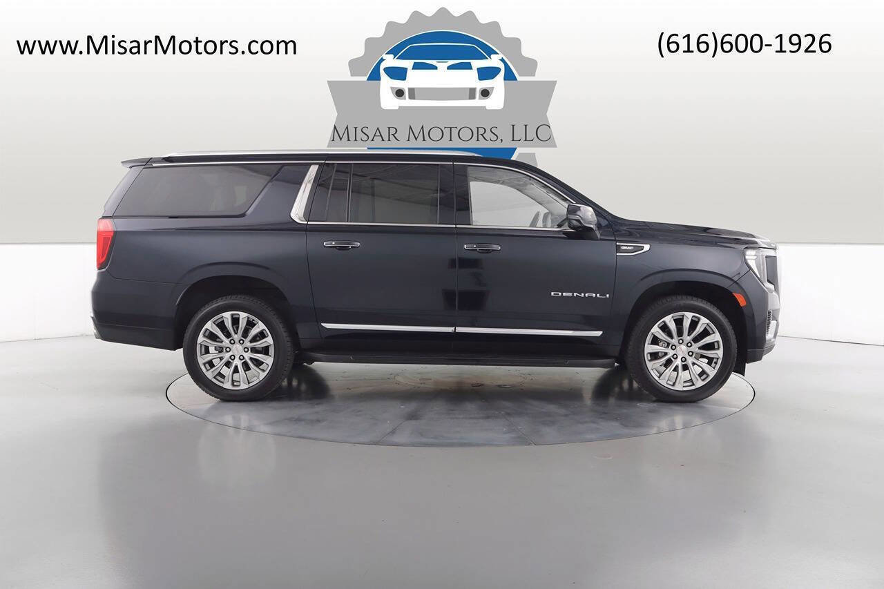 Used 2022 GMC Yukon XL Denali image 2