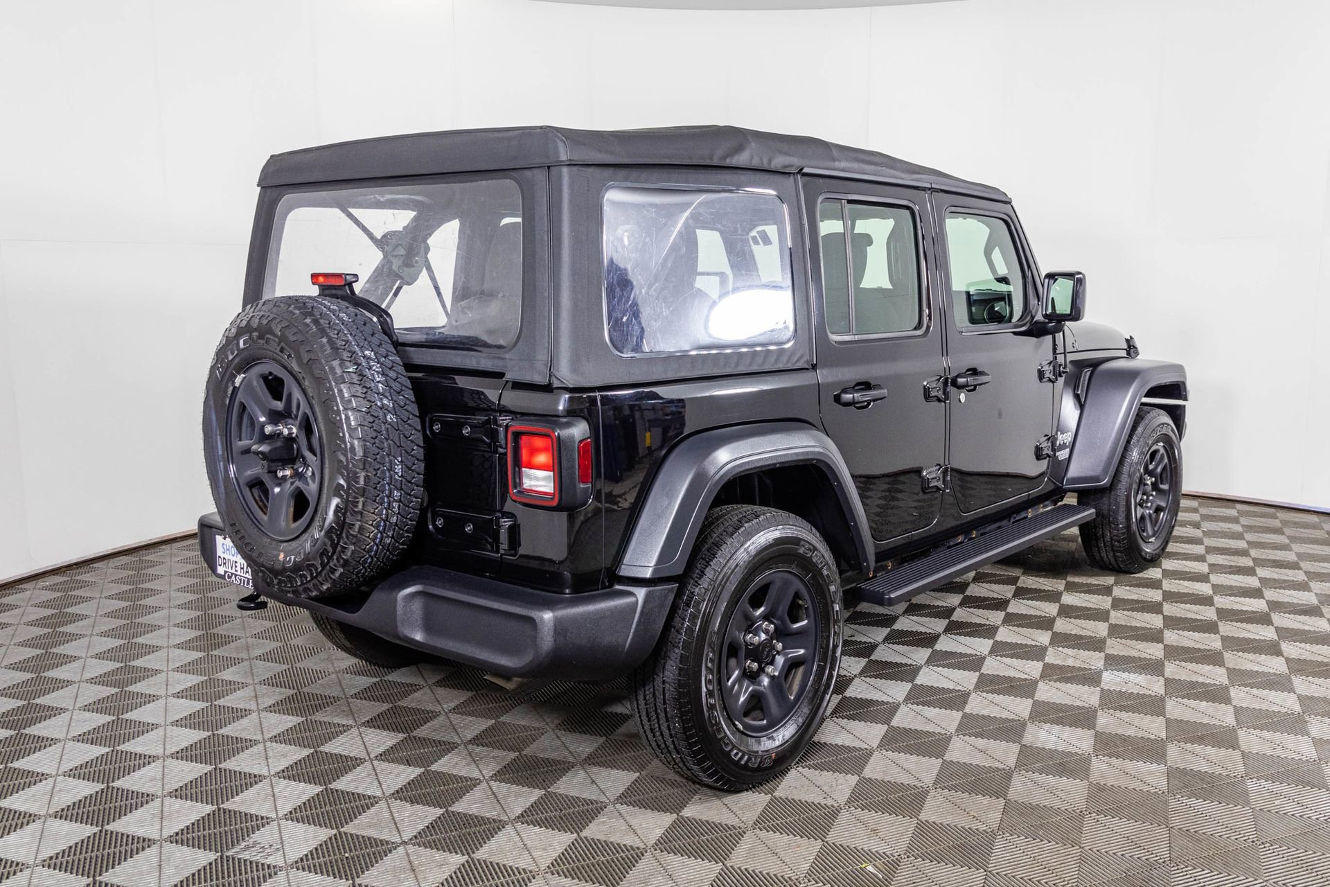 Used 2018 Jeep Wrangler Unlimited Sport image 10