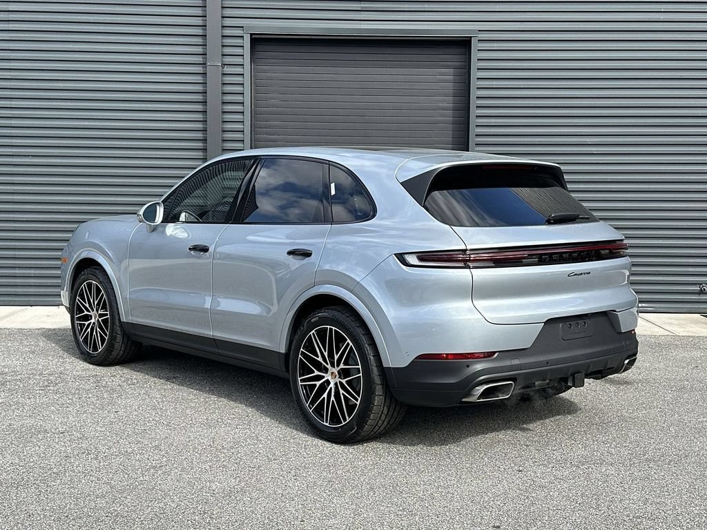 Certified 2026 Porsche Cayenne AWD/4WD image 3