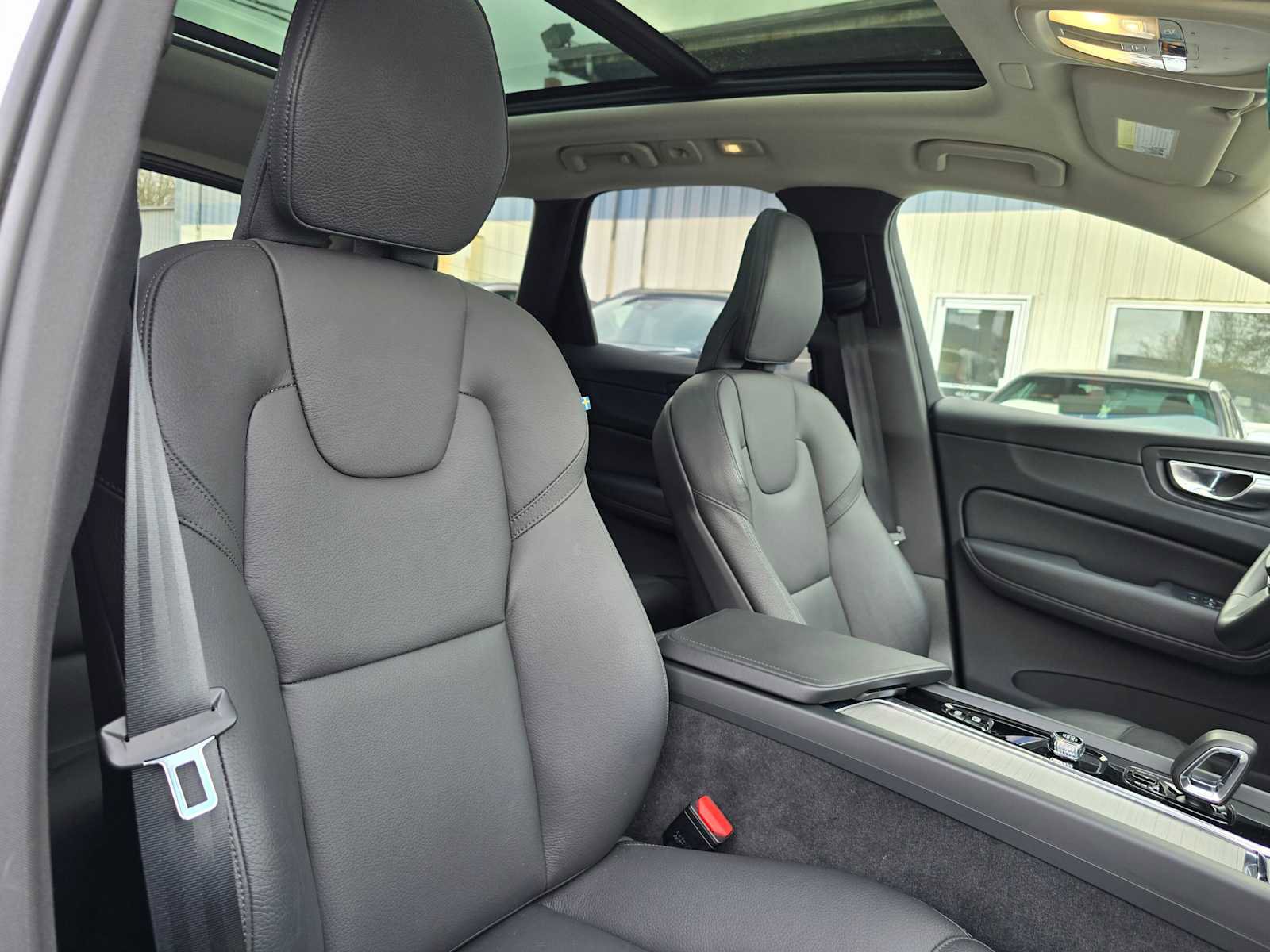 Certified 2025 Volvo XC60 B5 Plus image 11