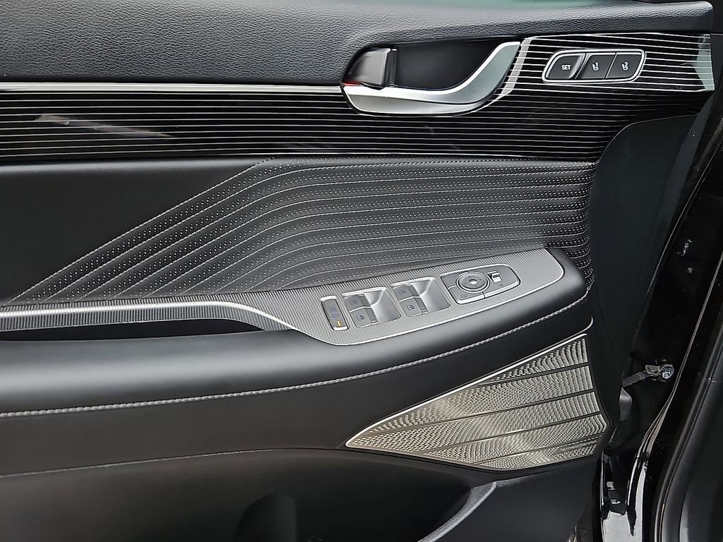 Used 2025 Hyundai Palisade Calligraphy image 18