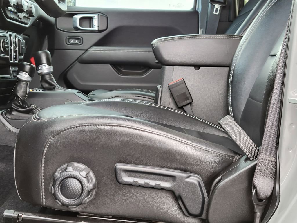 Used 2023 Jeep Wrangler Unlimited Sahara w/ Cold Weather Group image 22