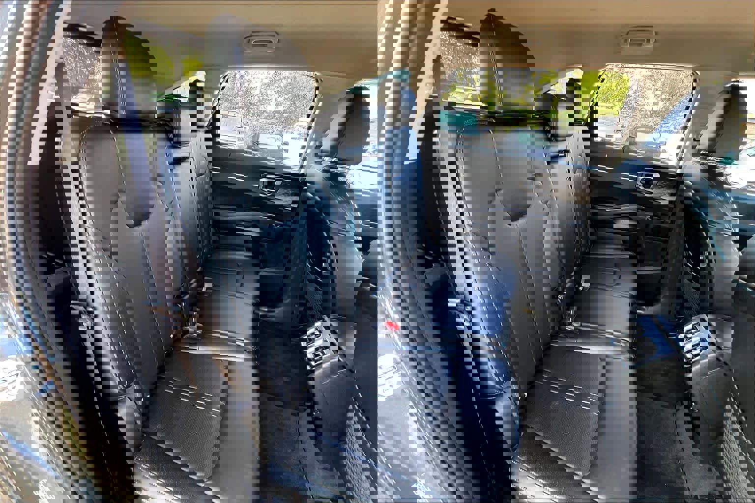 Used 2024 Kia Sorento S image 18