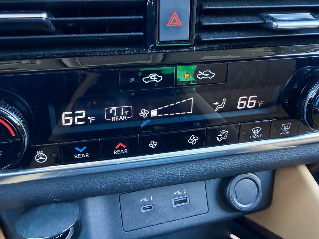 Used 2022 Nissan Rogue Platinum w/ Head-Up Display Package image 11