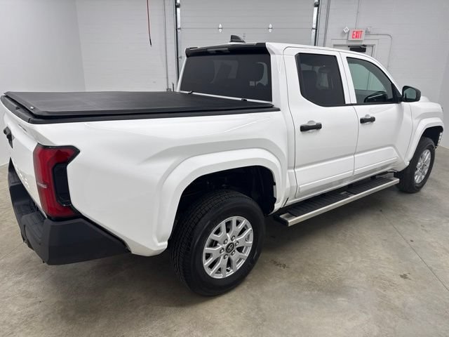 Used 2025 Toyota Tacoma SR AWD/4WD image 5