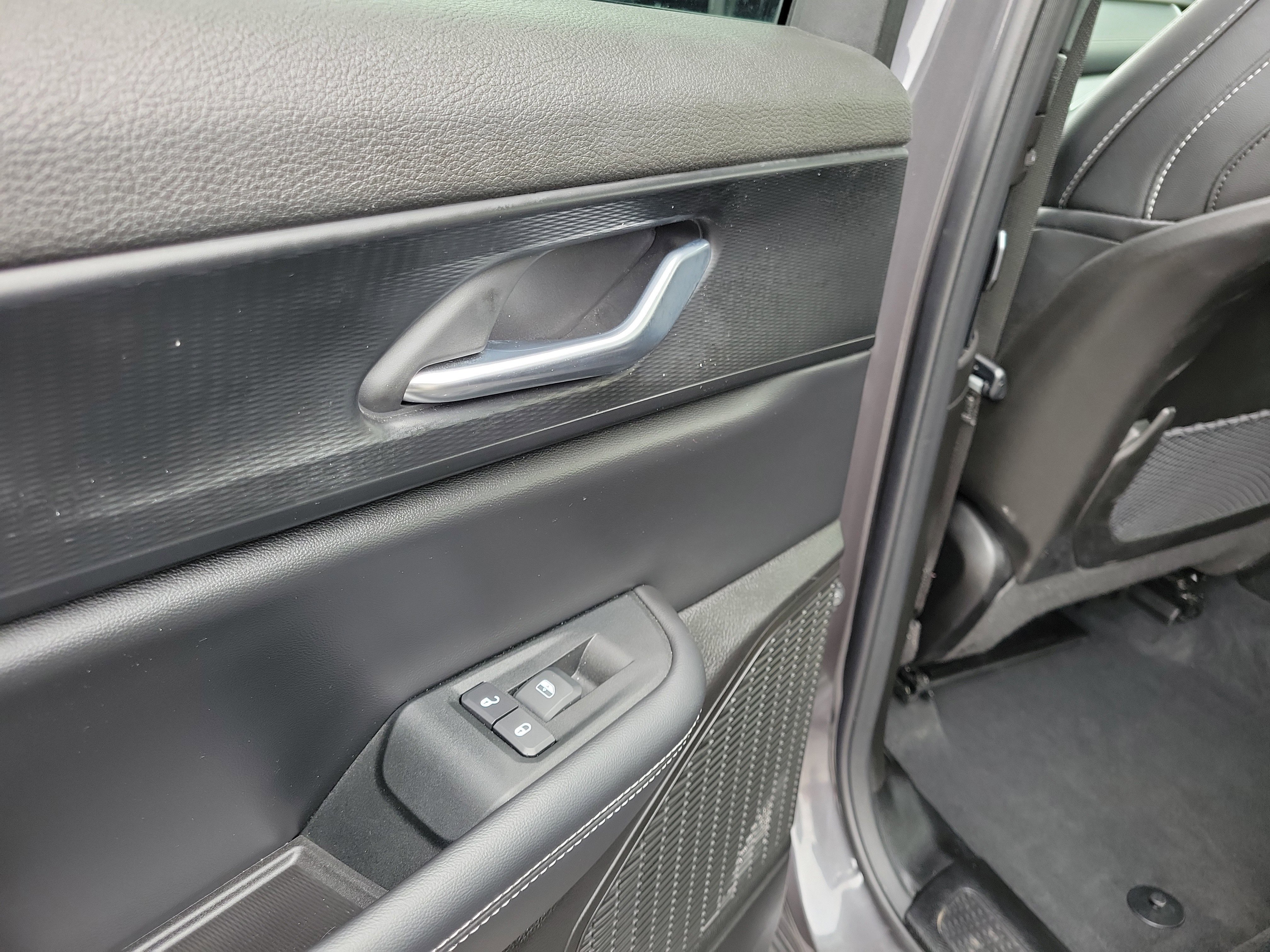 Used 2025 Jeep Grand Cherokee L Laredo image 13