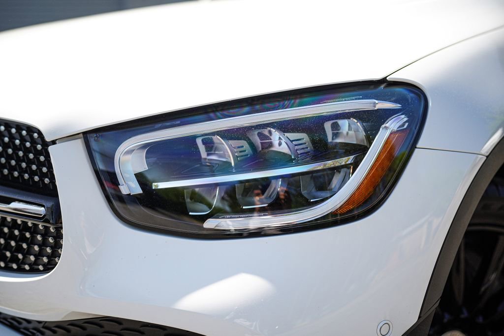 Used 2023 Mercedes-Benz GLC 300 4MATIC Coupe image 4