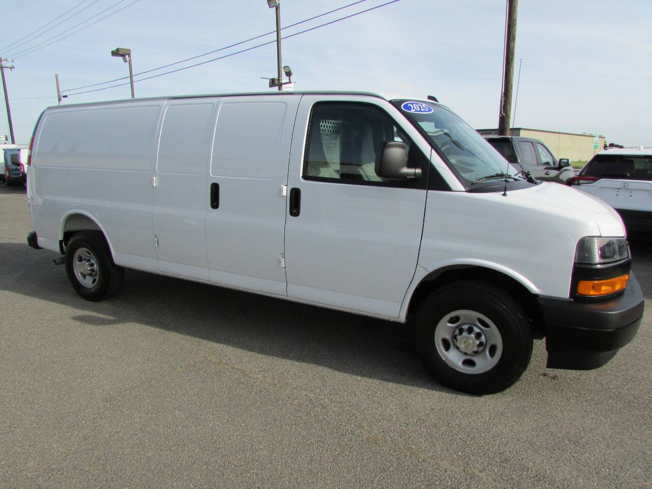 Used 2025 Chevrolet Express 2500 Extended w/ Communications Package RWD image 5