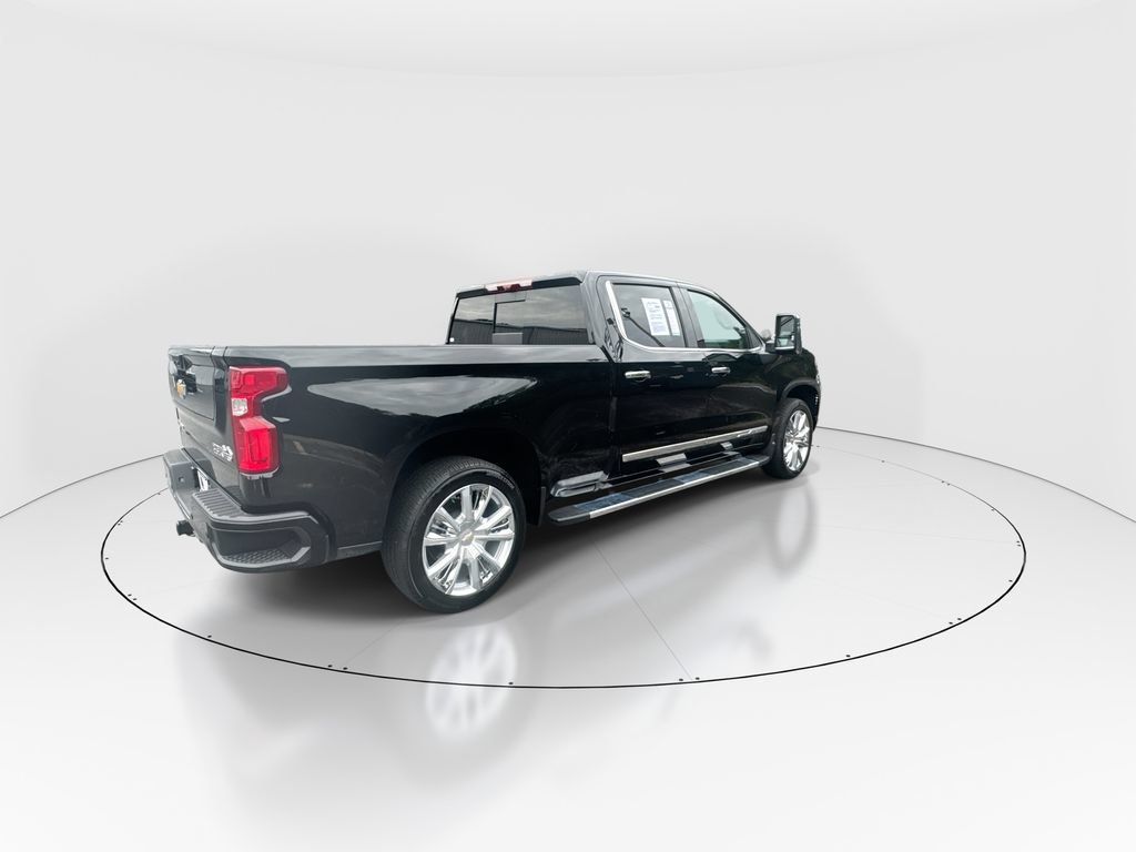 Used 2025 Chevrolet Silverado 1500 High Country w/ High Country Premium Package AWD/4WD image 8