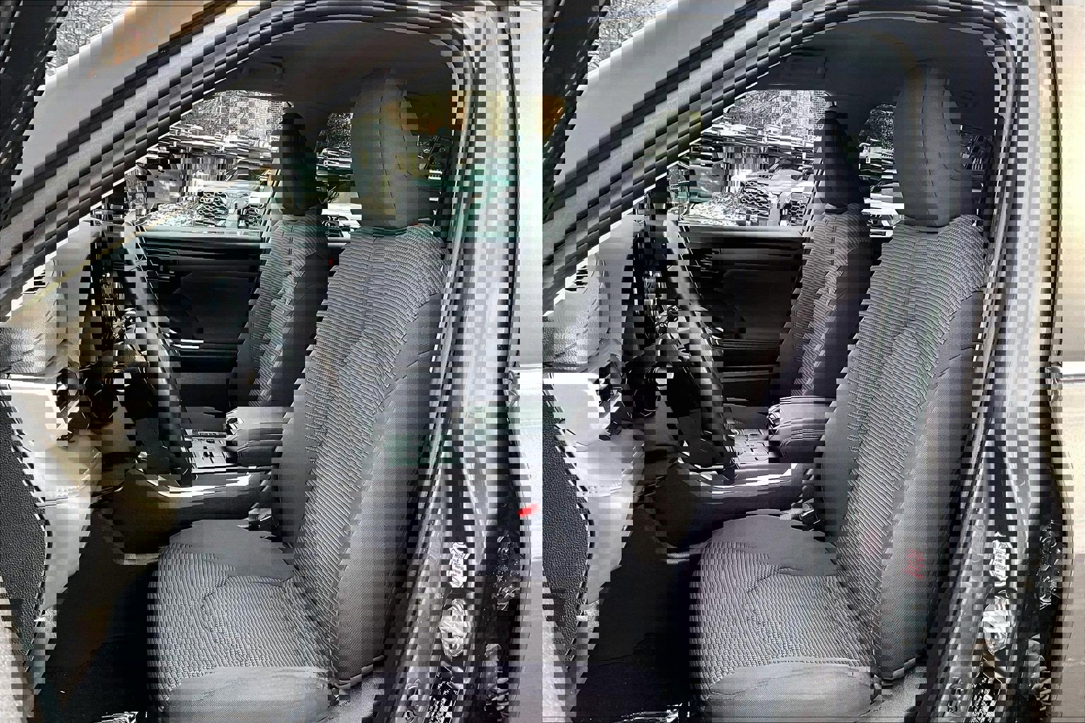 Used 2024 Toyota Highlander LE image 23