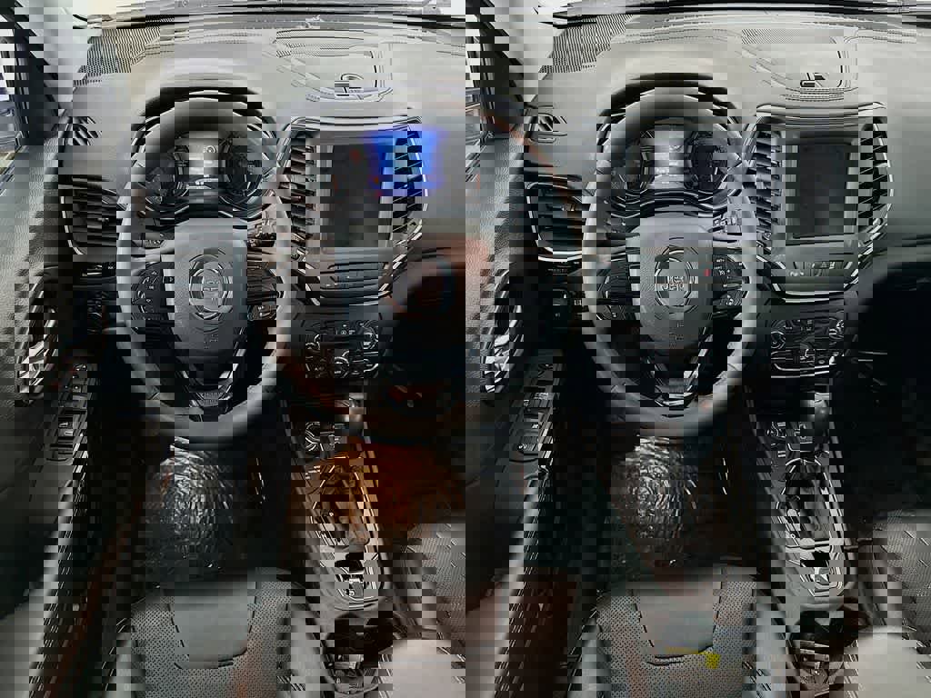 Used 2023 Jeep Cherokee Altitude Lux image 10