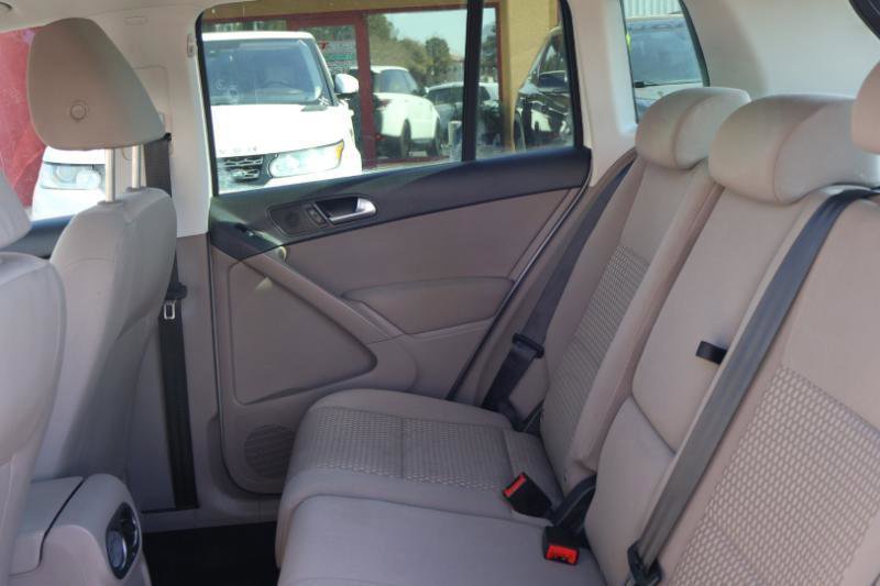 Used 2010 Volkswagen Tiguan 2WD image 19