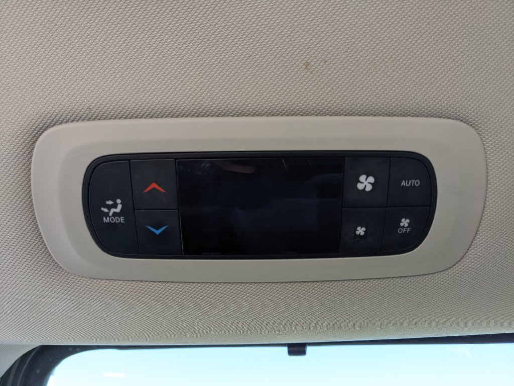 Used 2021 Chrysler Pacifica Touring-L FWD image 17