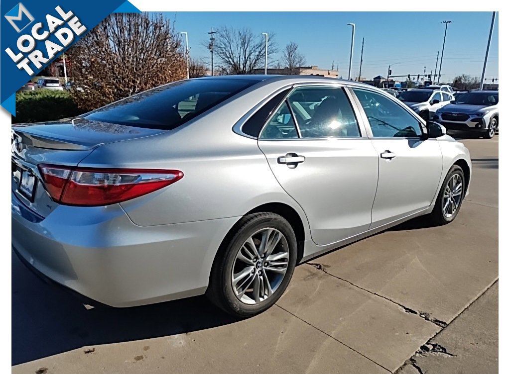 Used 2017 Toyota Camry SE image 7