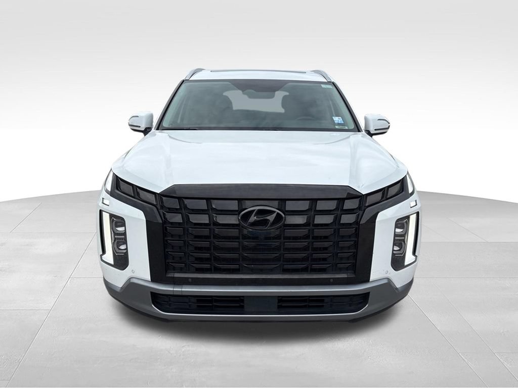 Used 2024 Hyundai Palisade SEL w/ Premium Package FWD image 2