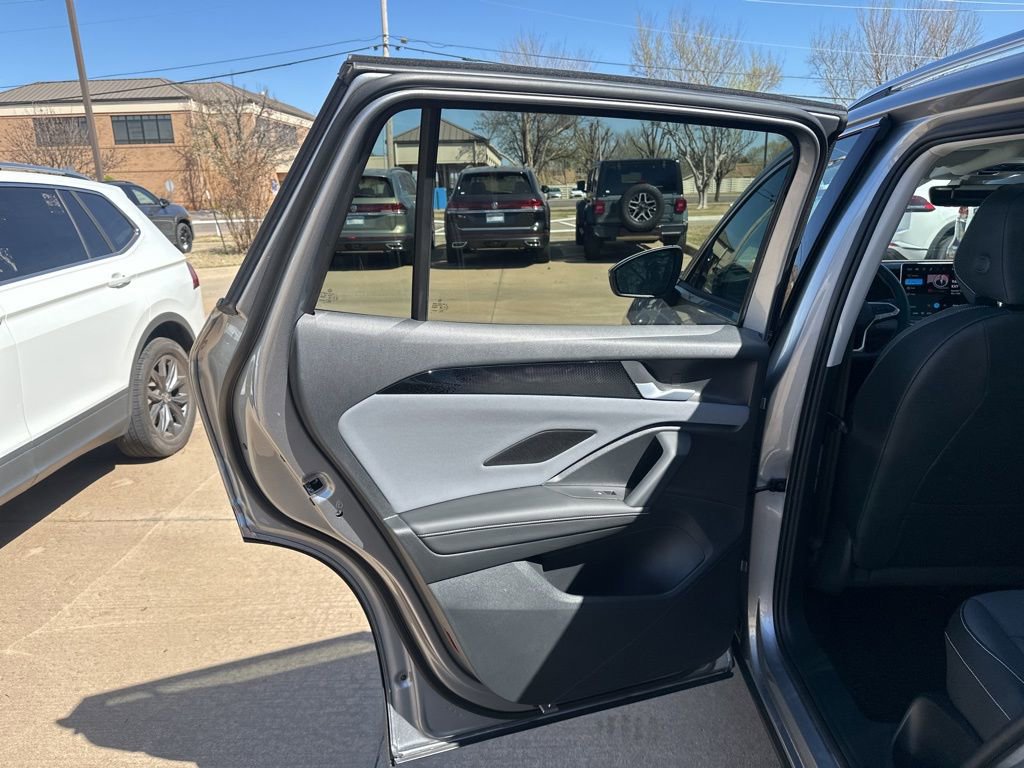 New 2026 Volkswagen Tiguan SE image 12