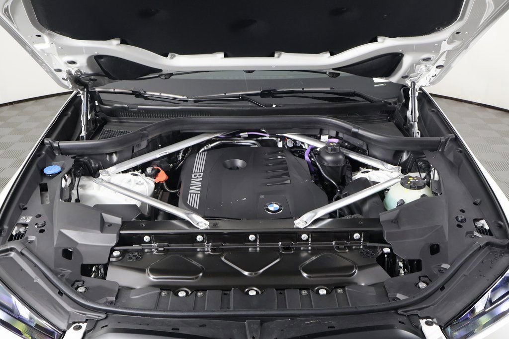 New 2026 BMW X5 xDrive40i w/ M Sport Package image 9