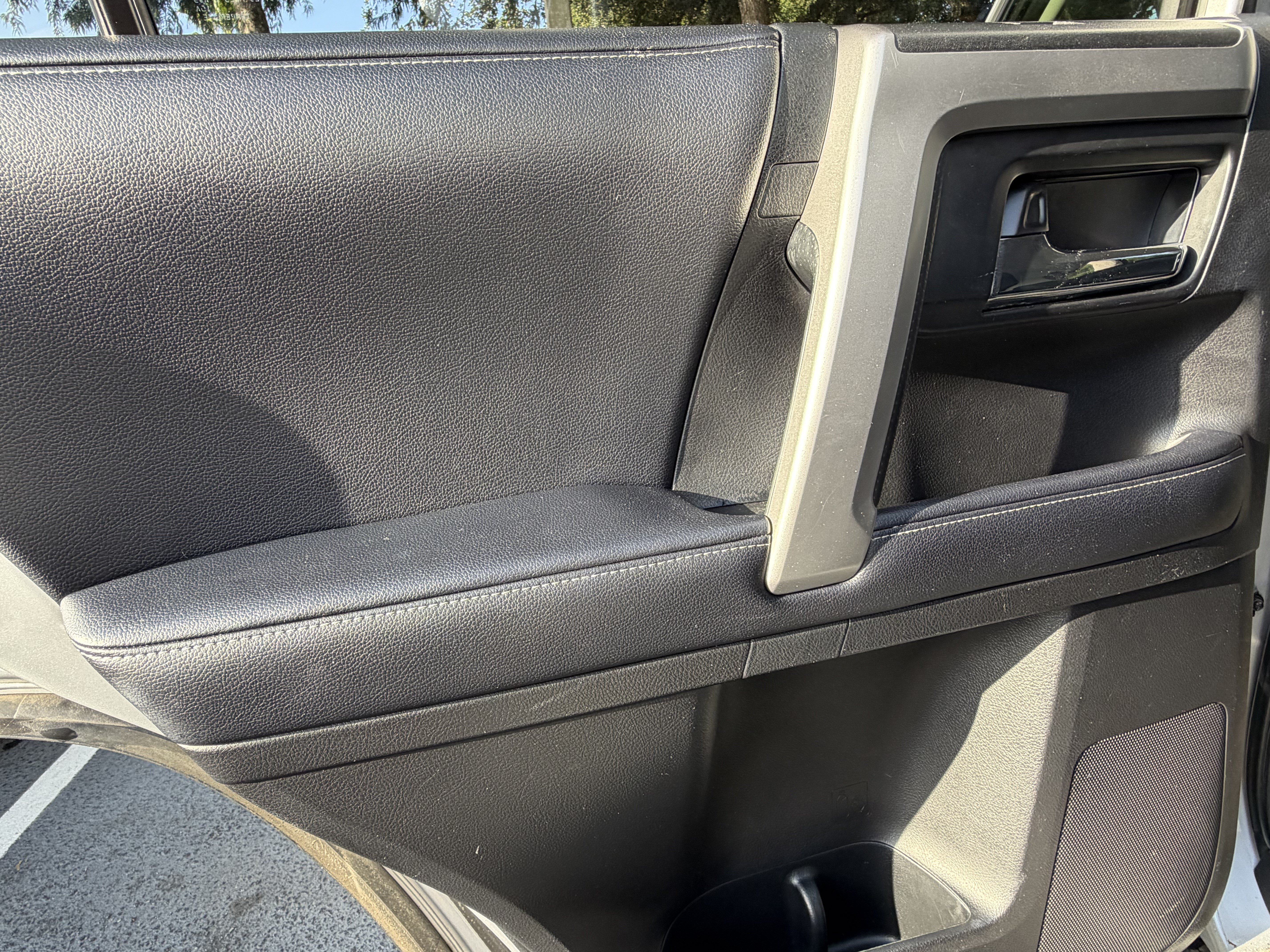 Used 2020 Toyota 4Runner SR5 Premium w/ Moonroof Package AWD/4WD image 31