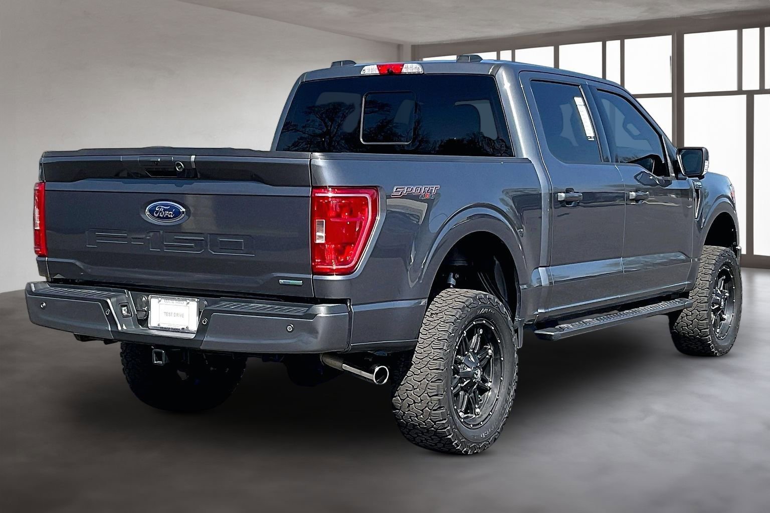 Used 2022 Ford F150 XLT w/ Equipment Group 302A High image 6