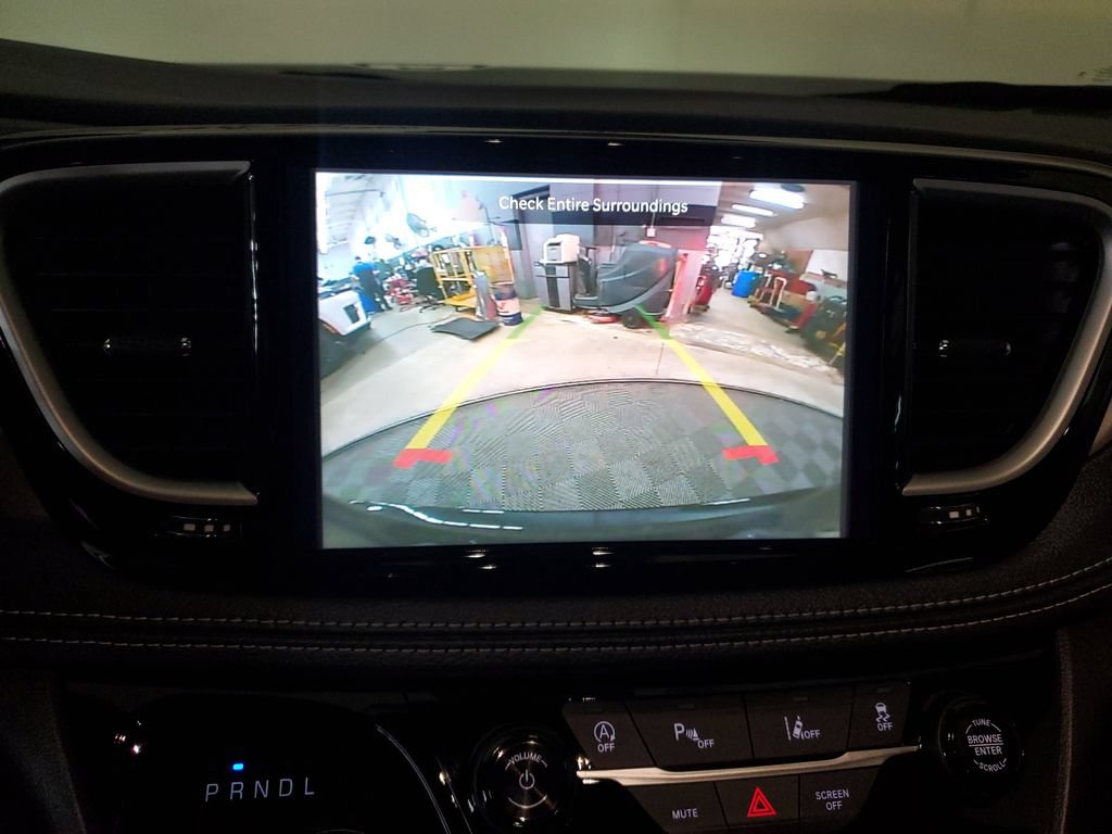 New 2027 Chrysler Pacifica Select FWD image 18