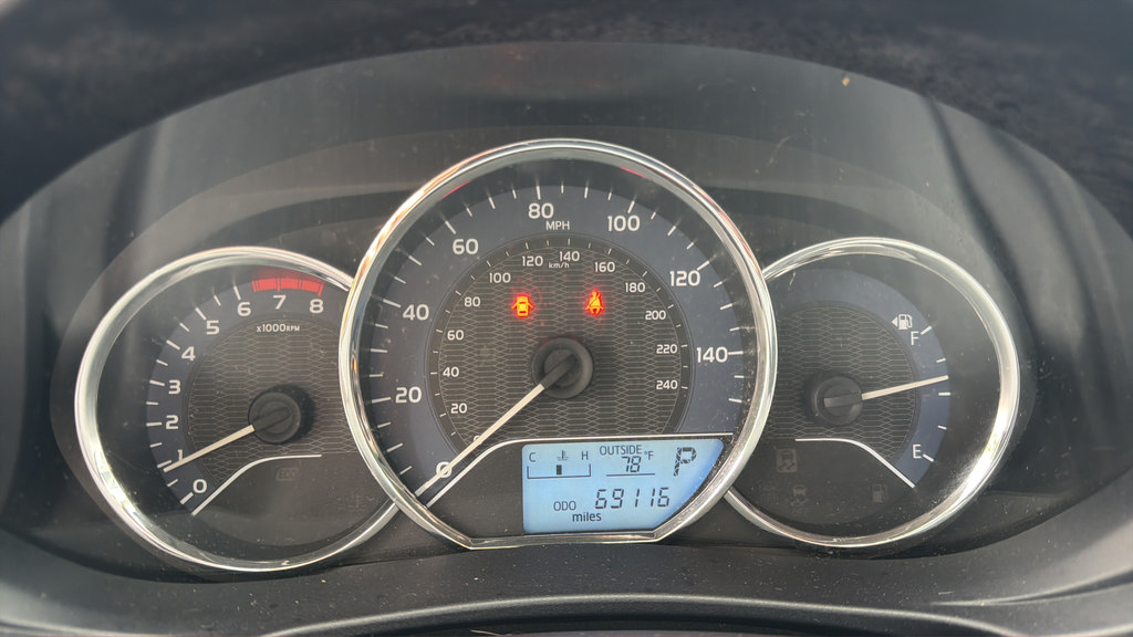 Used 2014 Toyota Corolla LE w/ Body Protection Package FWD image 18